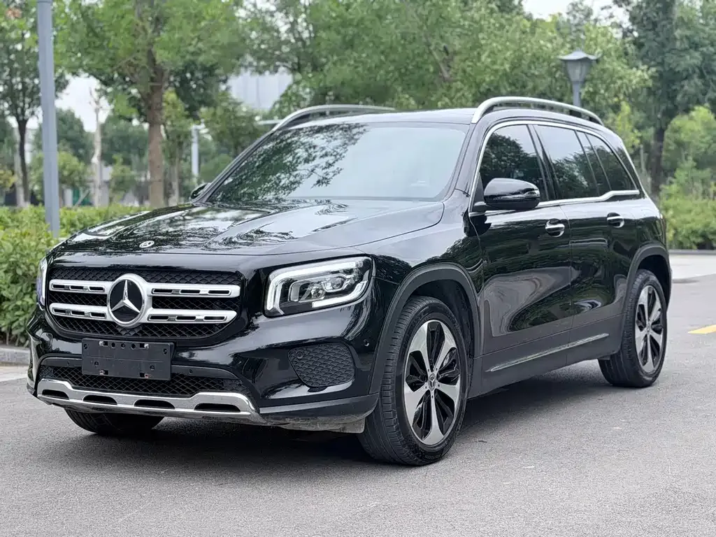 Mercedes-Benz GLB — фото 1