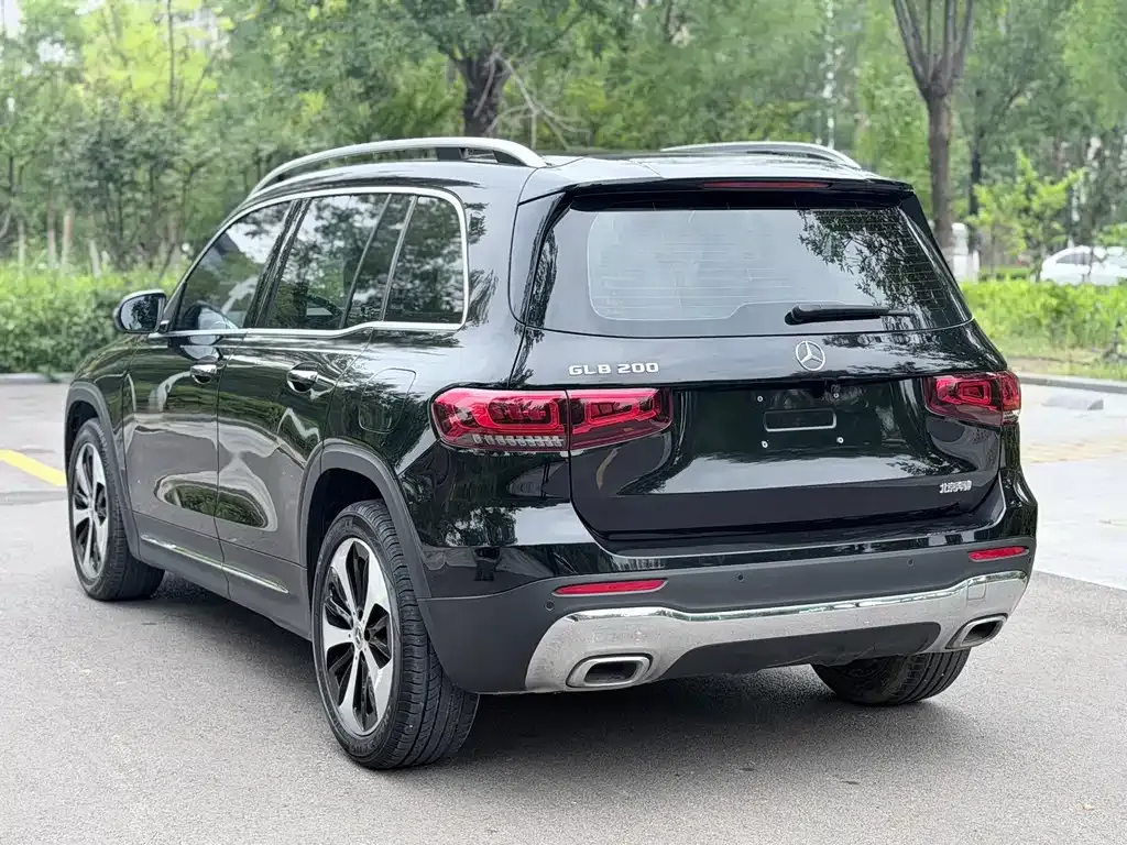 Mercedes-Benz GLB — фото 10