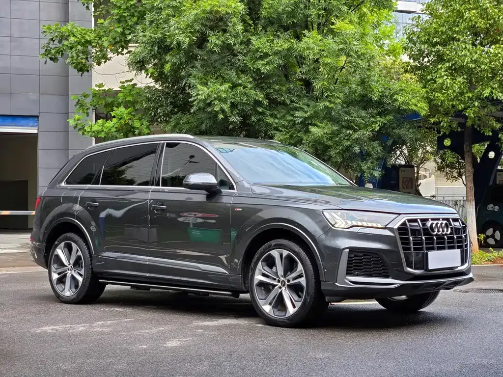Audi Q7 — фото 10