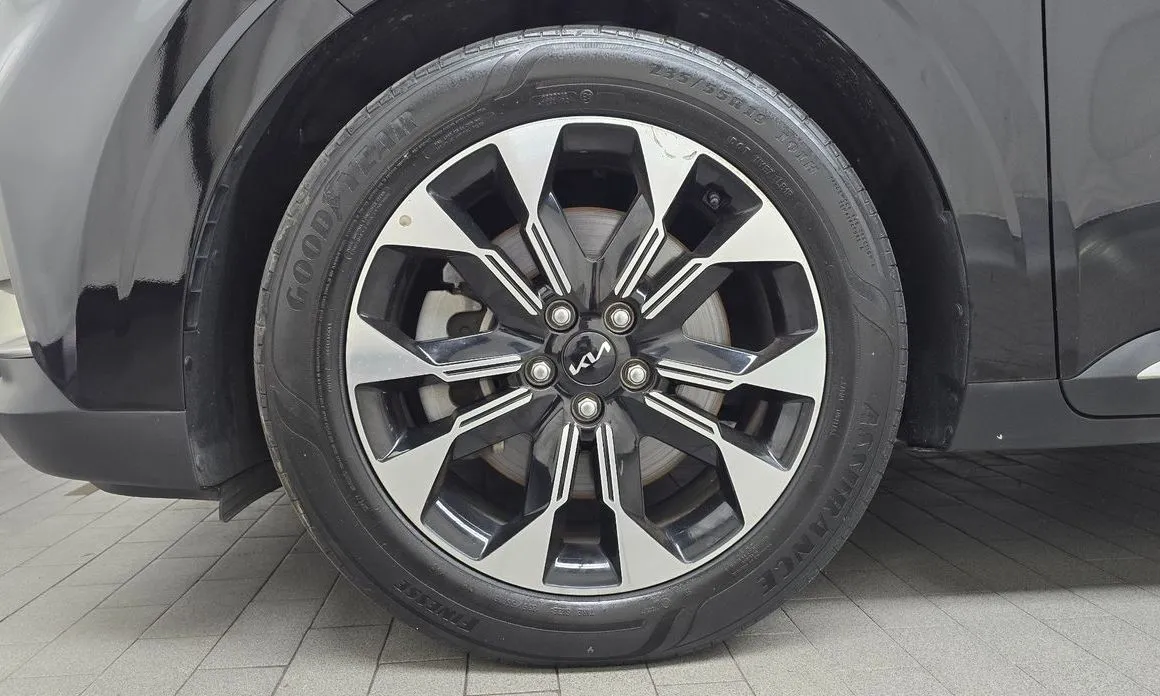 Kia Carnival — фото 10