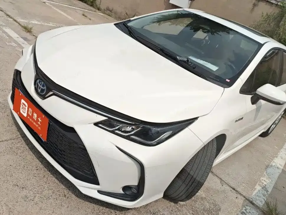 Toyota Corolla — фото 1