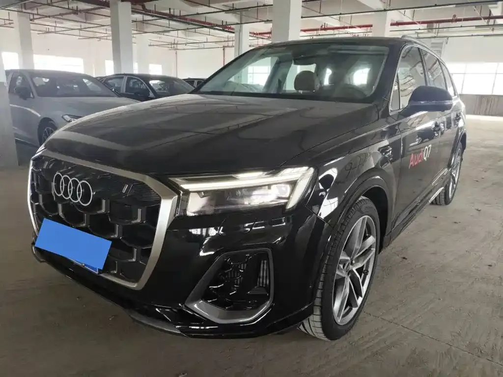 Audi Q7 — фото 1