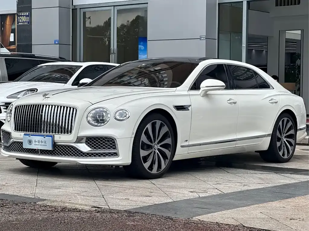 Bentley Flying Spur — фото 1