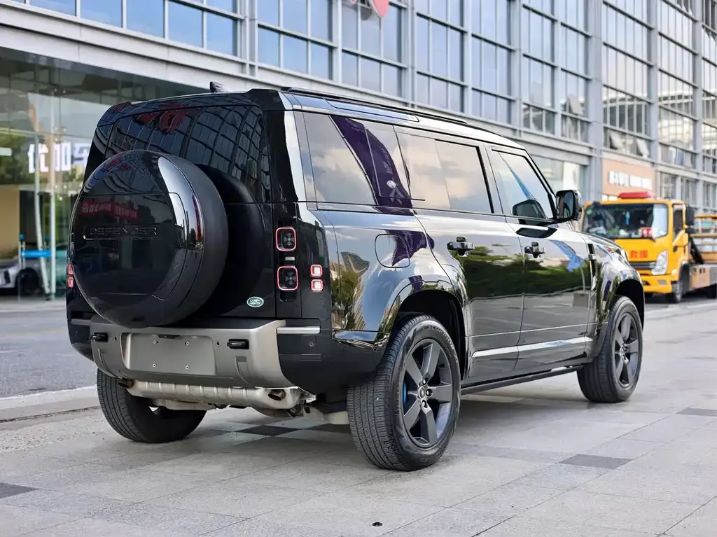 Land Rover Defender — фото 10