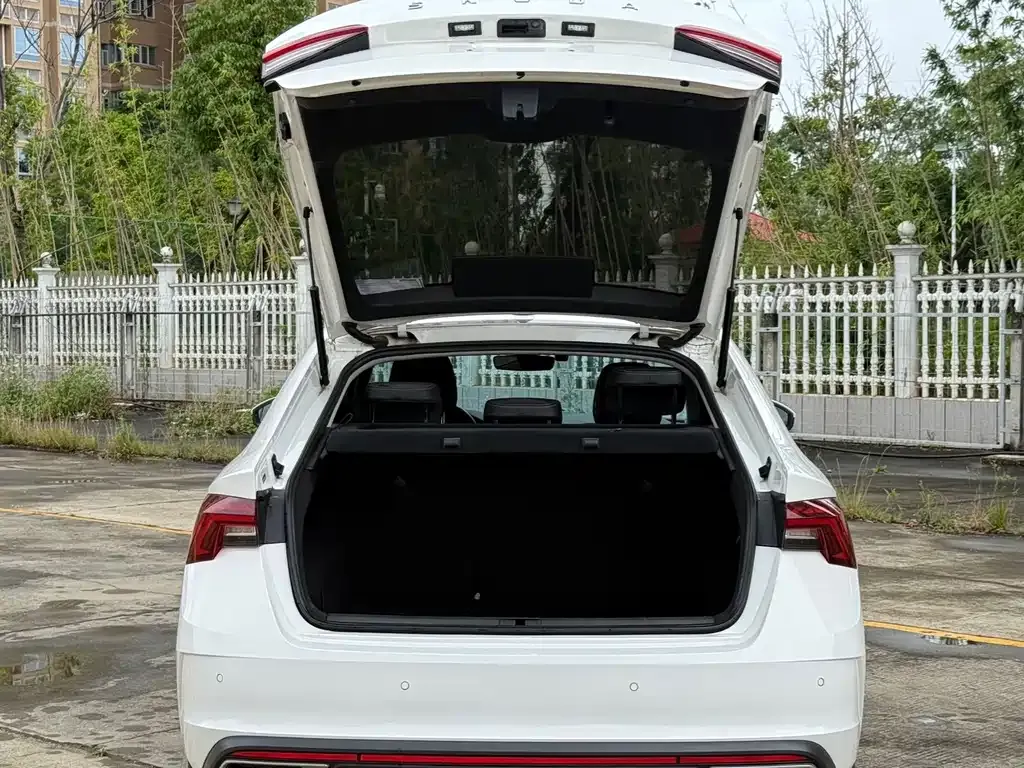 Skoda Octavia — фото 4