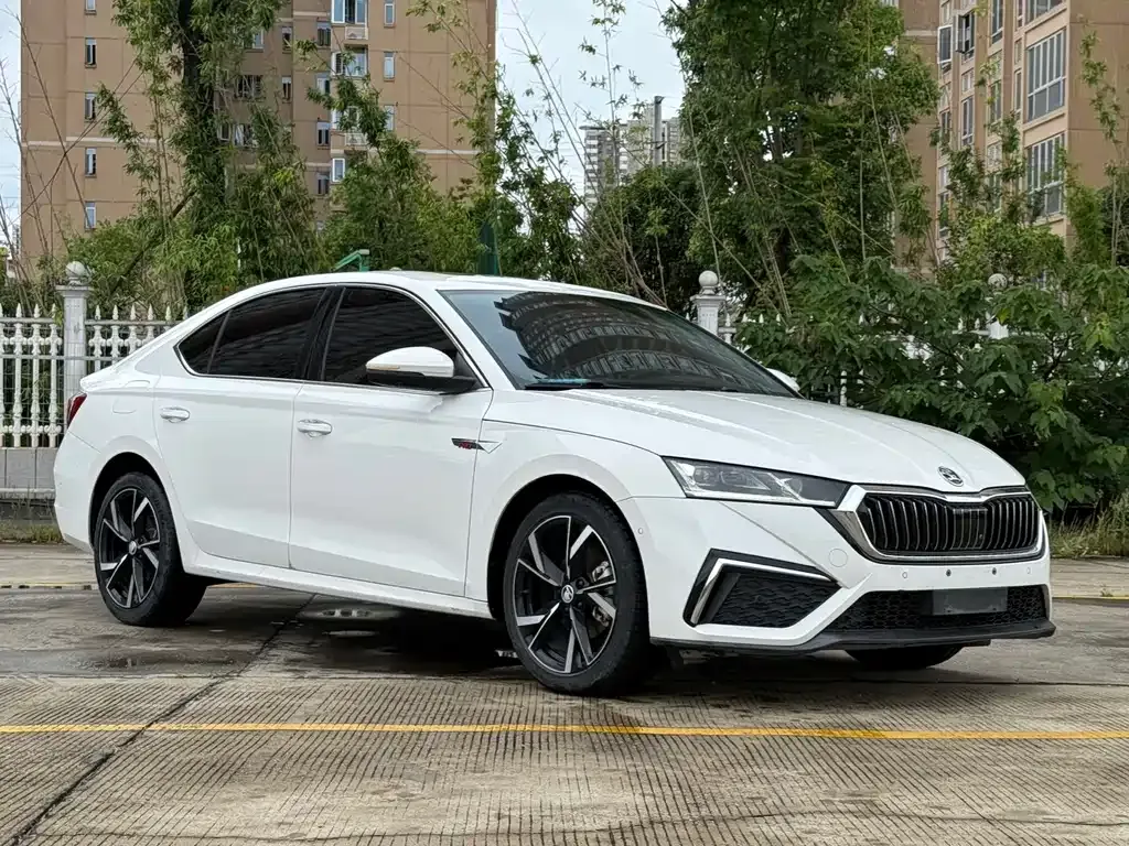 Skoda Octavia — фото 7
