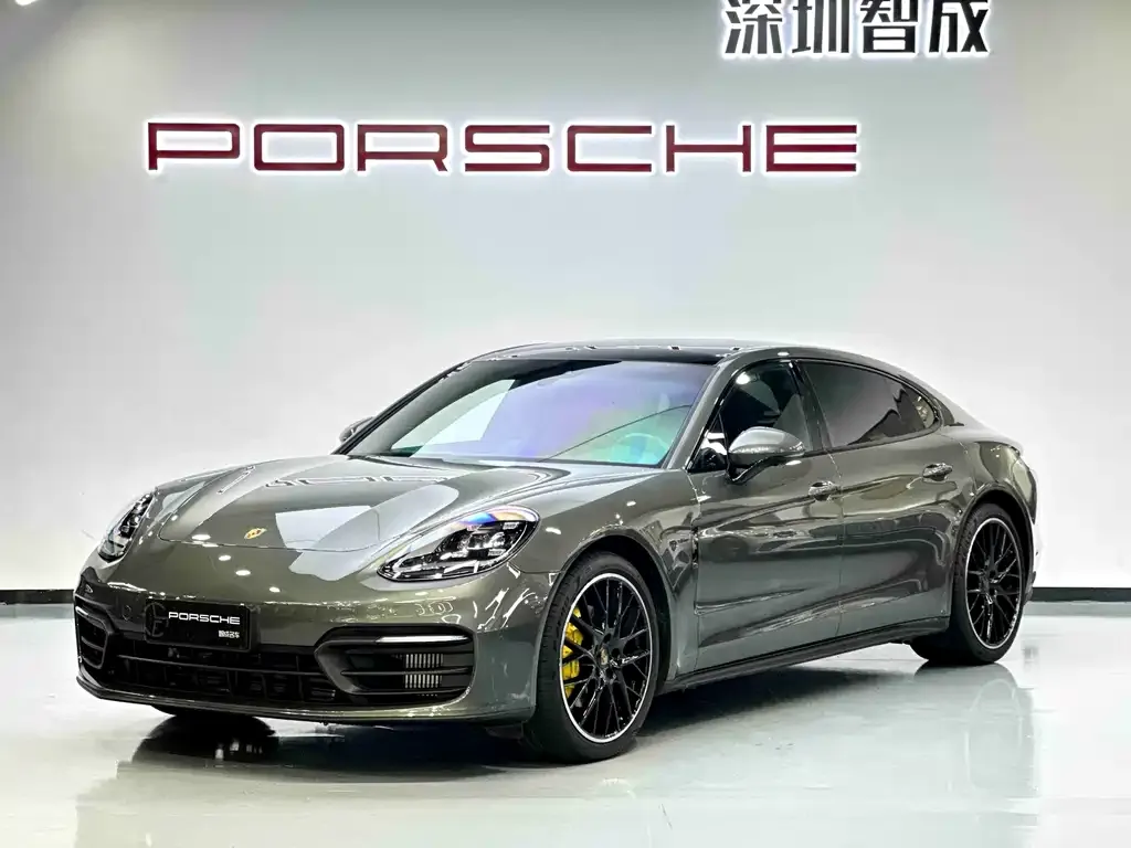 Porsche Panamera — фото 1
