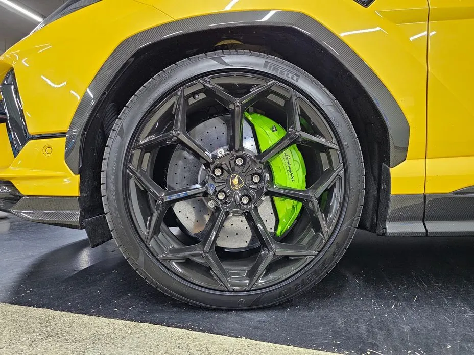 Lamborghini Urus — фото 10