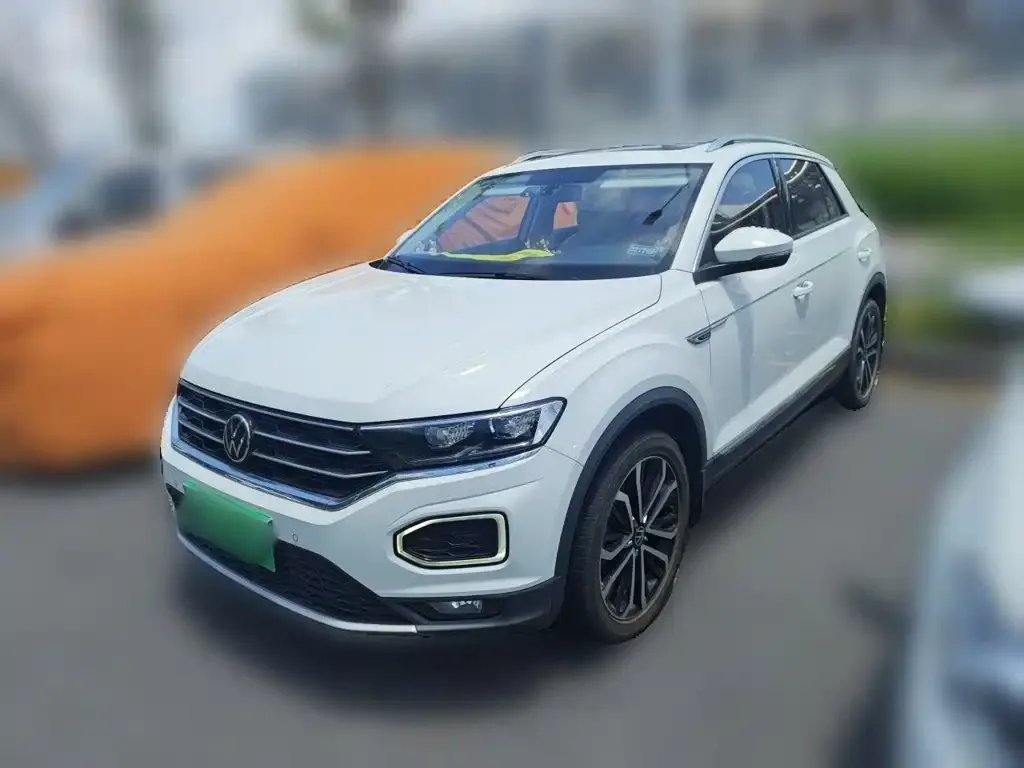 Volkswagen T-Roc — фото 1