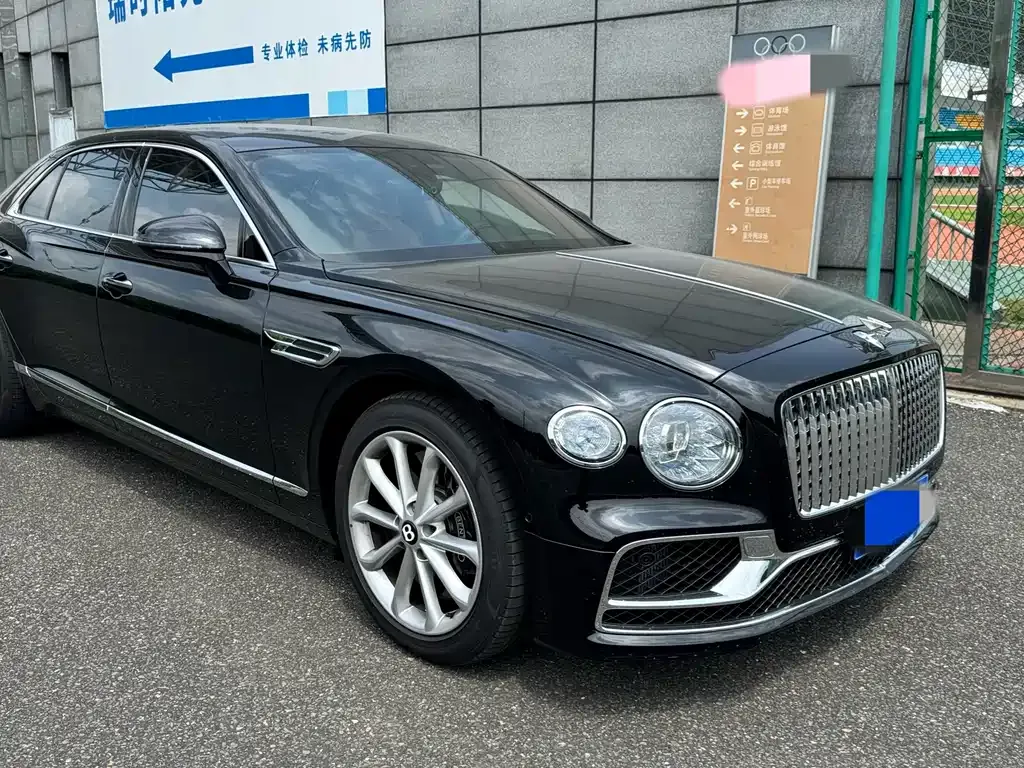 Bentley Flying Spur — фото 8