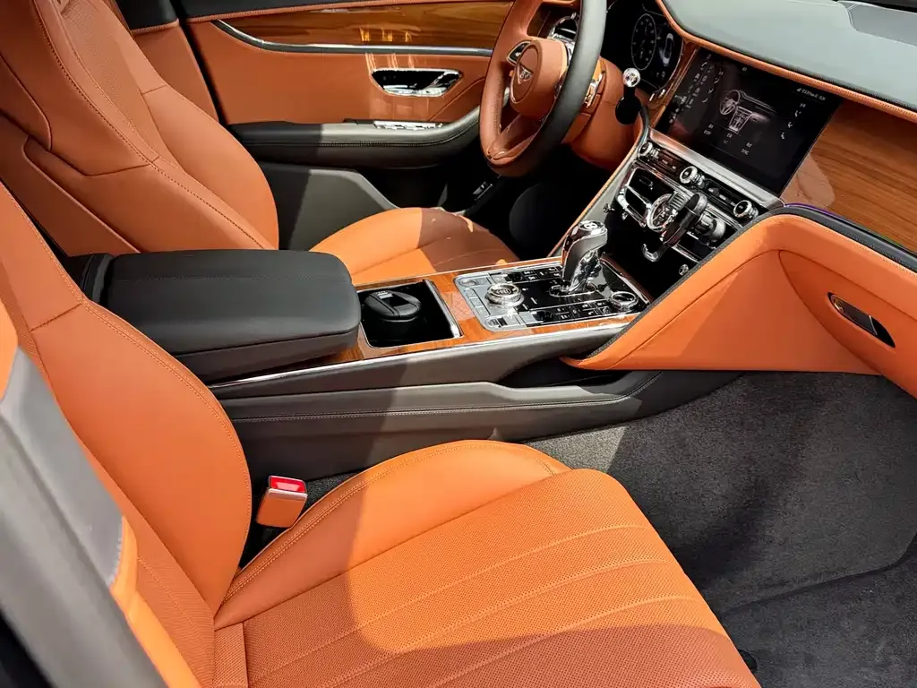Bentley Flying Spur — фото 4