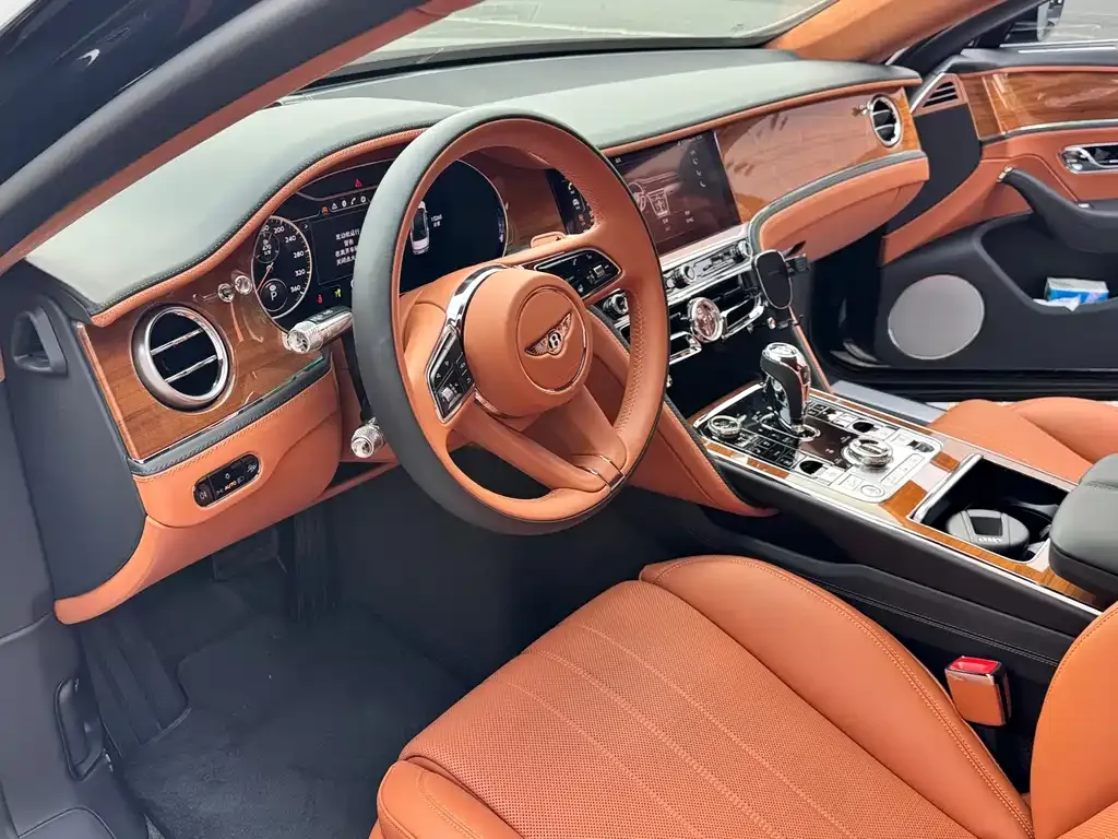 Bentley Flying Spur — фото 6