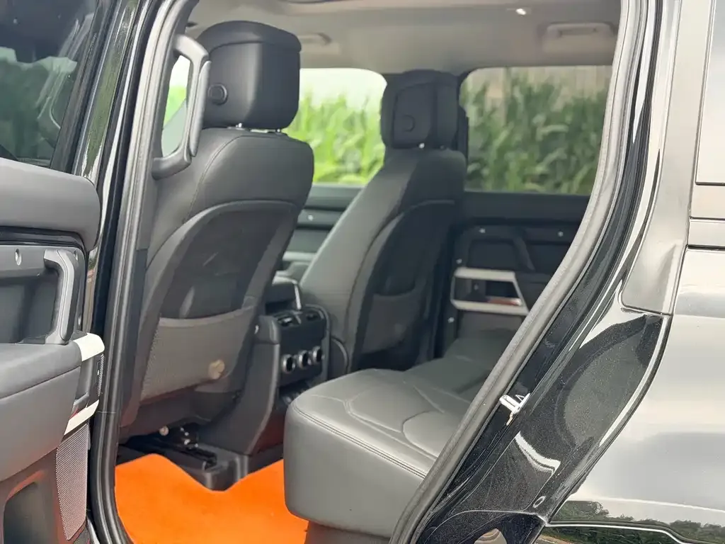 Land Rover Defender — фото 2