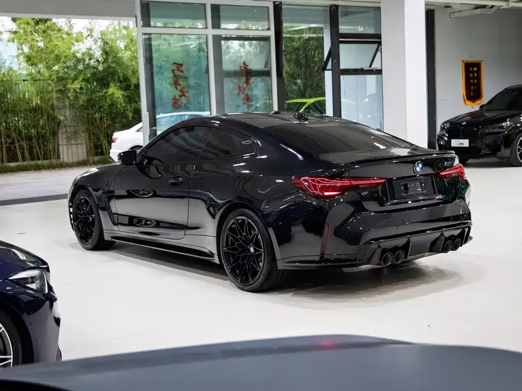 BMW M4 — фото 10