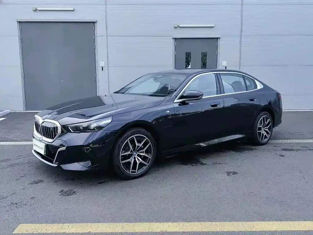 BMW i5 — фото 1