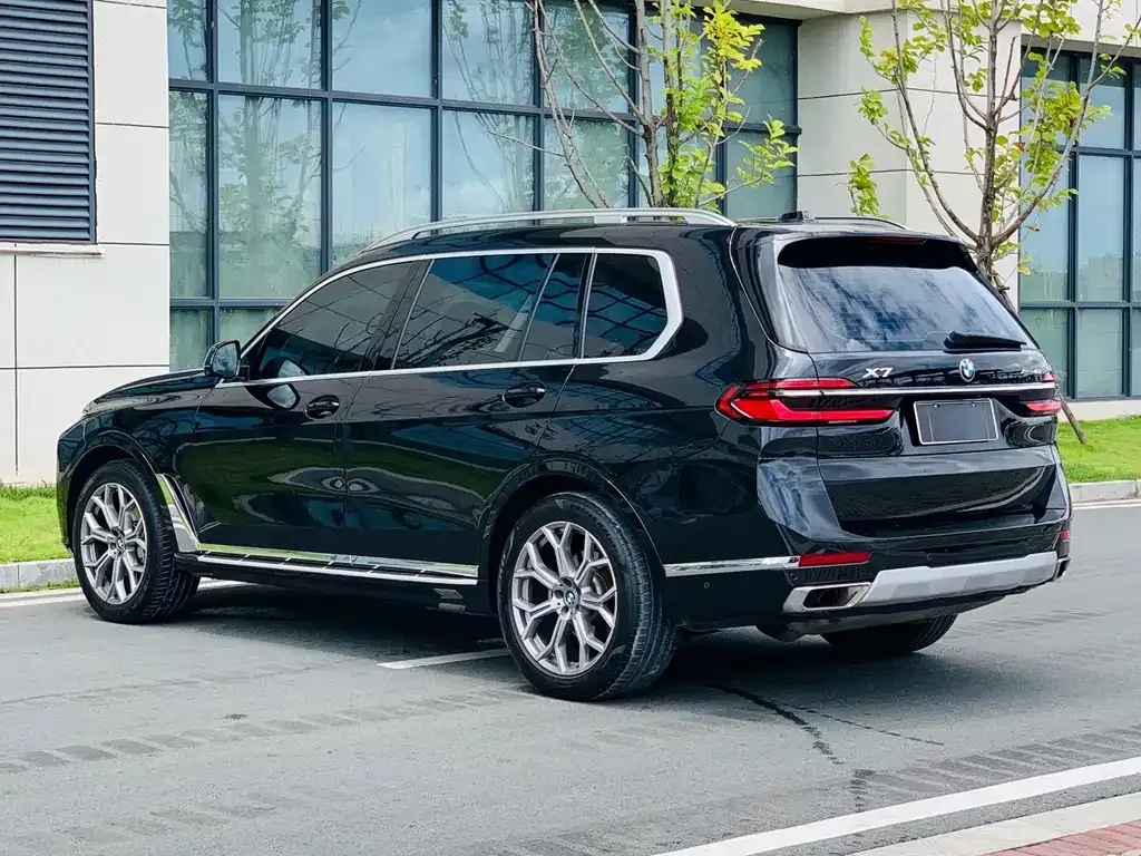 BMW X7 — фото 10