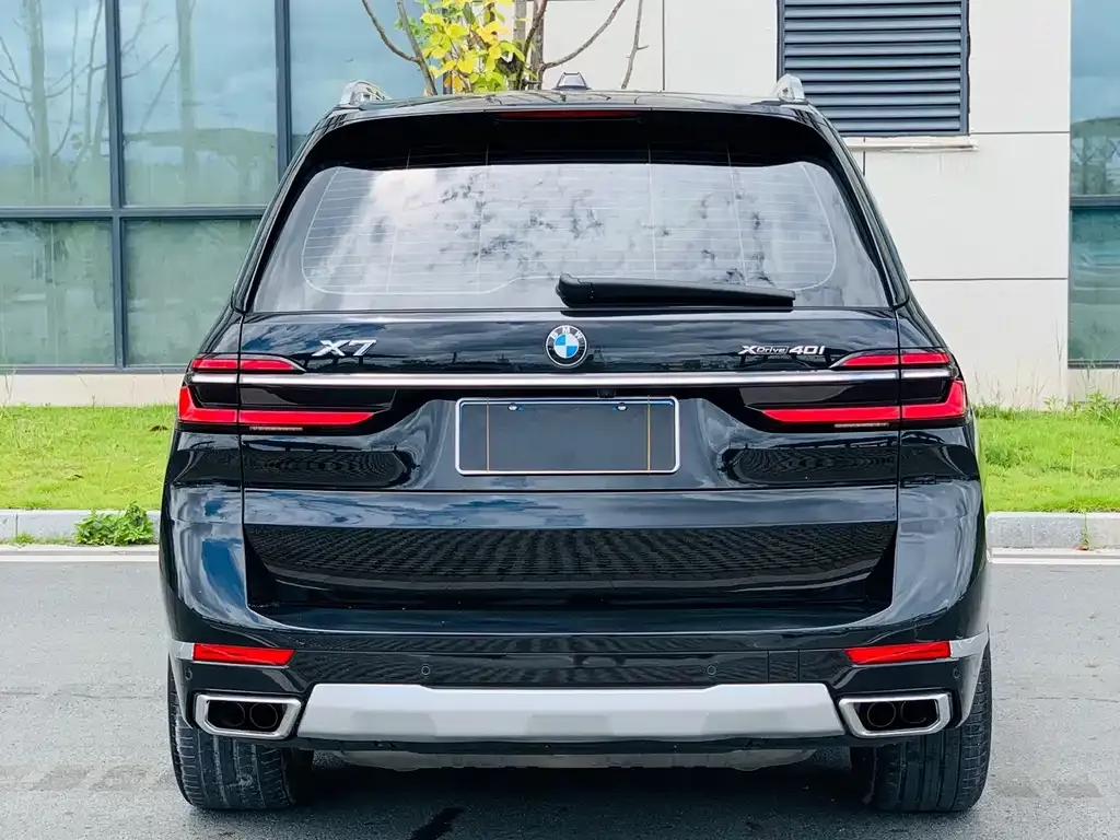 BMW X7 — фото 2