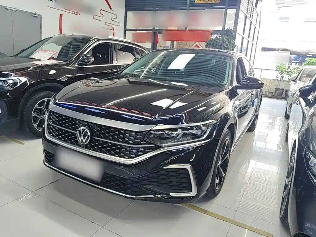 Volkswagen Passat — фото 1