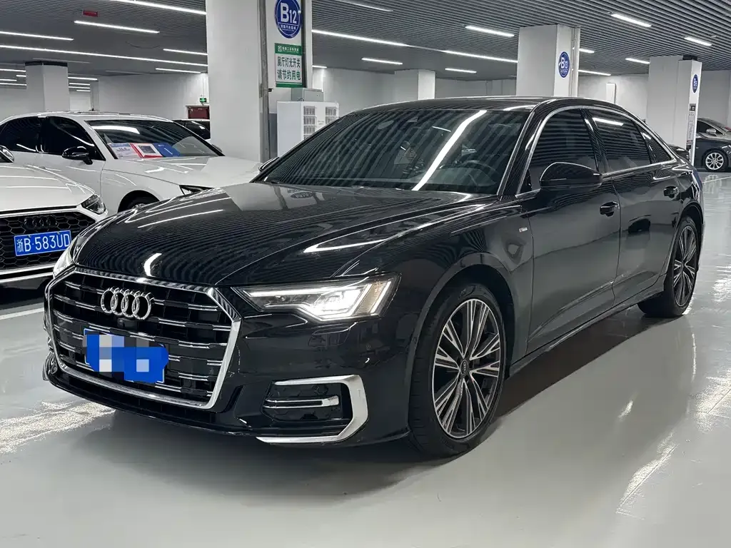 Audi A6L — фото 1