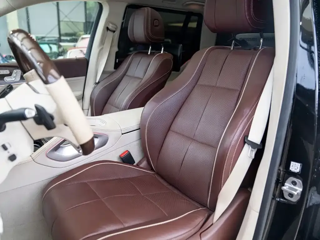Mercedes-Benz GLS — фото 9