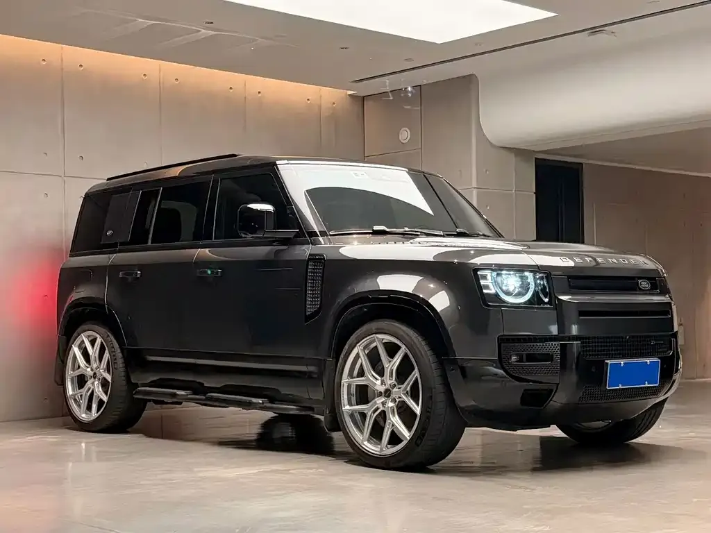 Land Rover Defender — фото 1