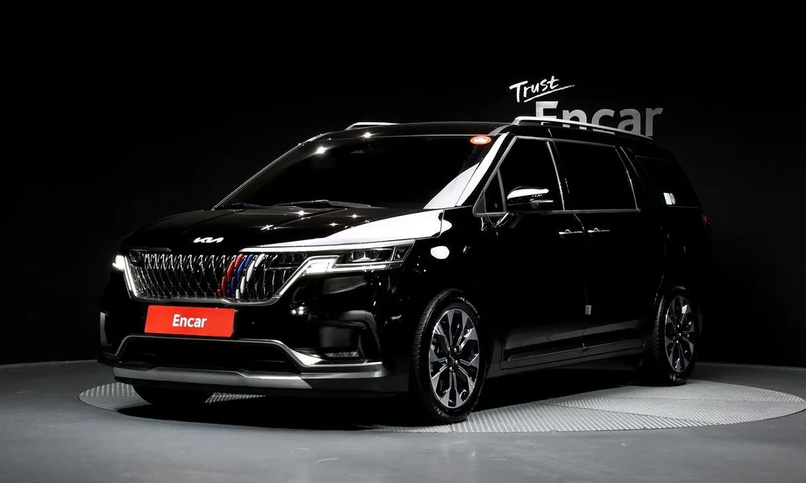 Kia Carnival — фото 1