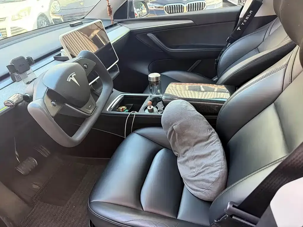 Tesla Model Y — фото 4