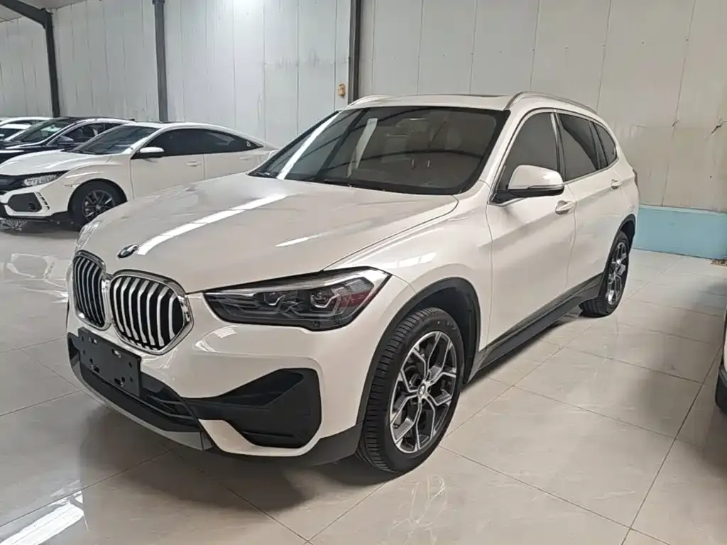 BMW X1 — фото 1