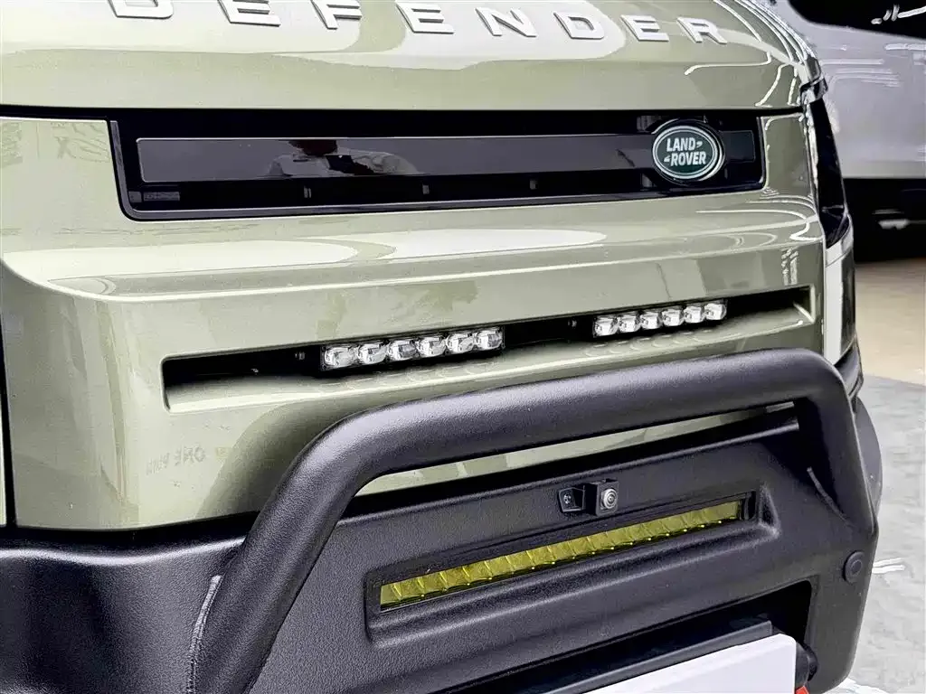 Land Rover Defender — фото 9