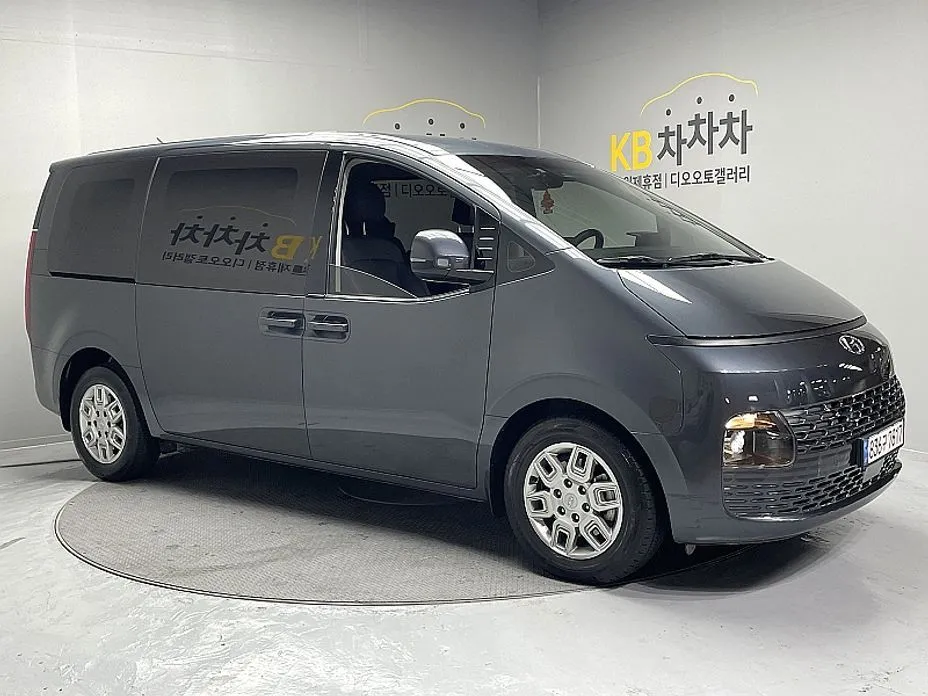 Hyundai Staria — фото 1