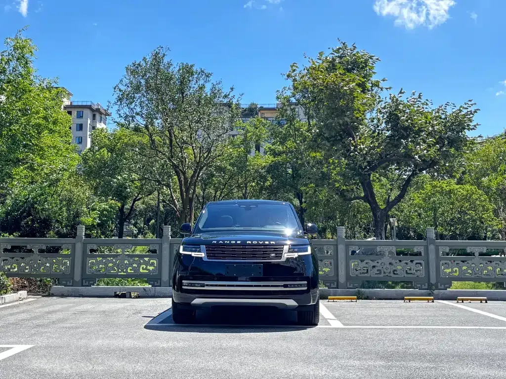 Land Rover Range Rover — фото 1