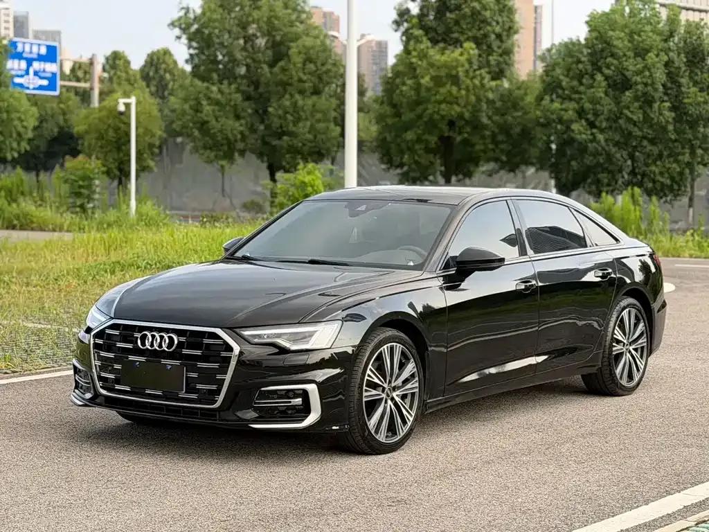 Audi A6L — фото 1
