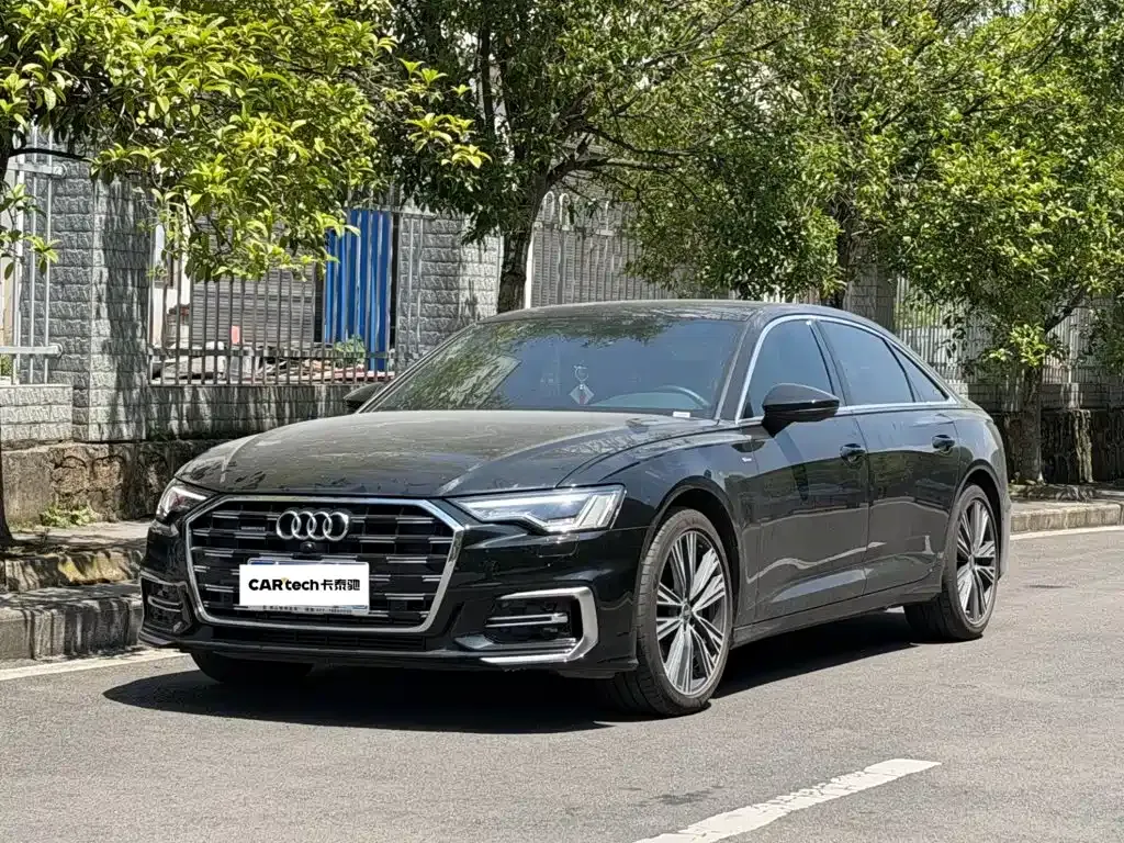 Audi A6L — фото 1