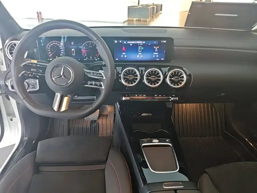 Mercedes-Benz A-Class — фото 10