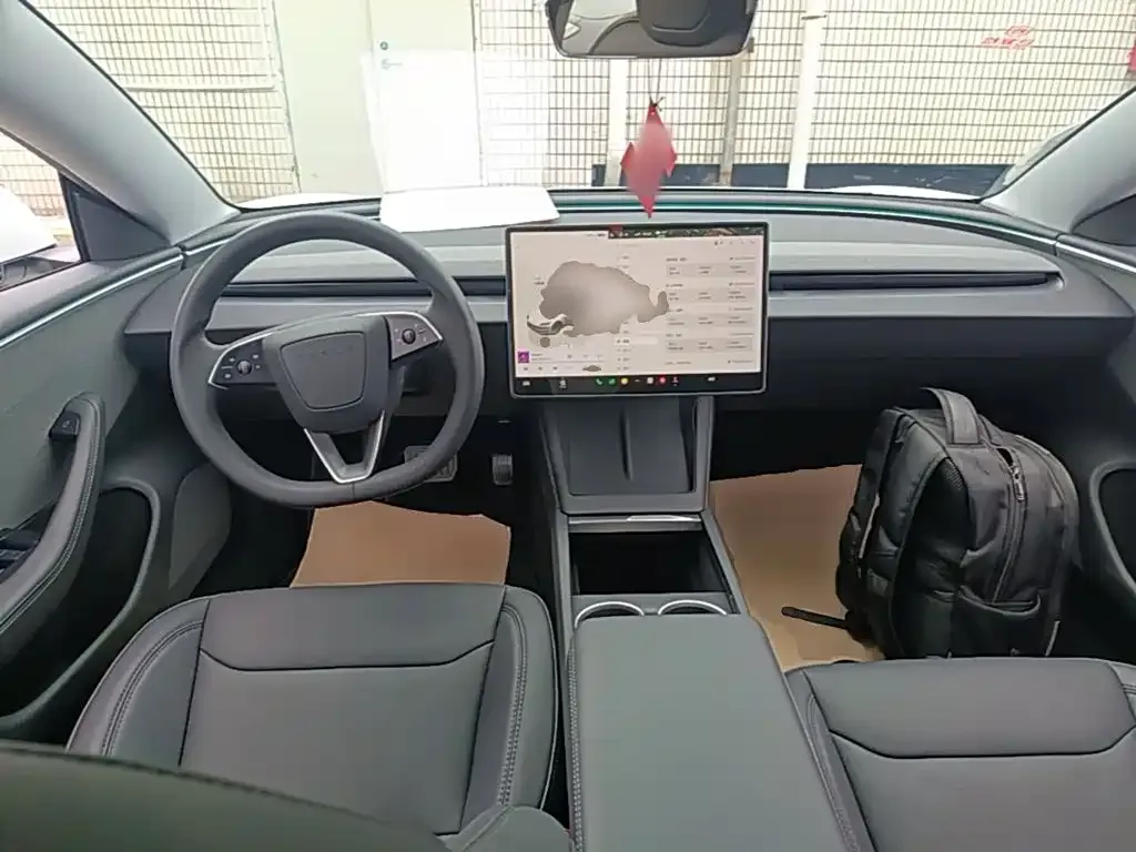 Tesla Model 3 — фото 8
