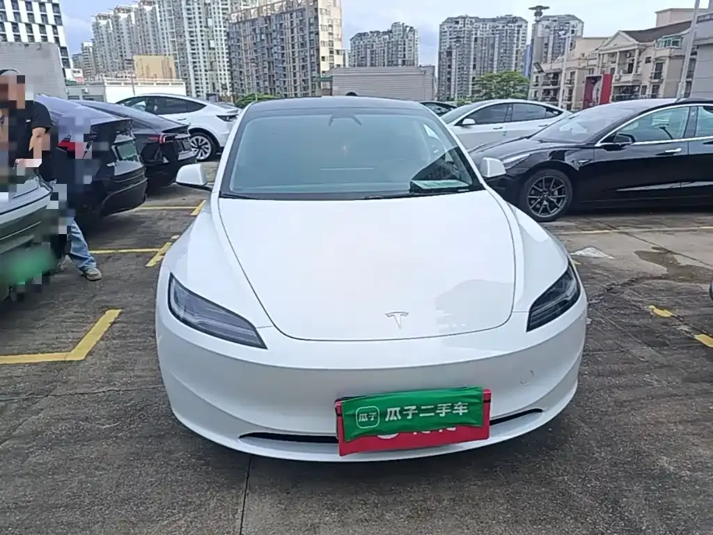 Tesla Model 3 — фото 10