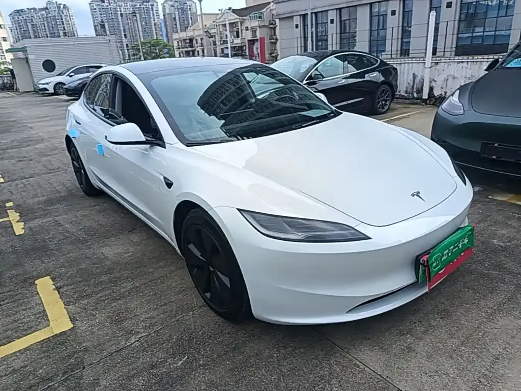 Tesla Model 3 — фото 3