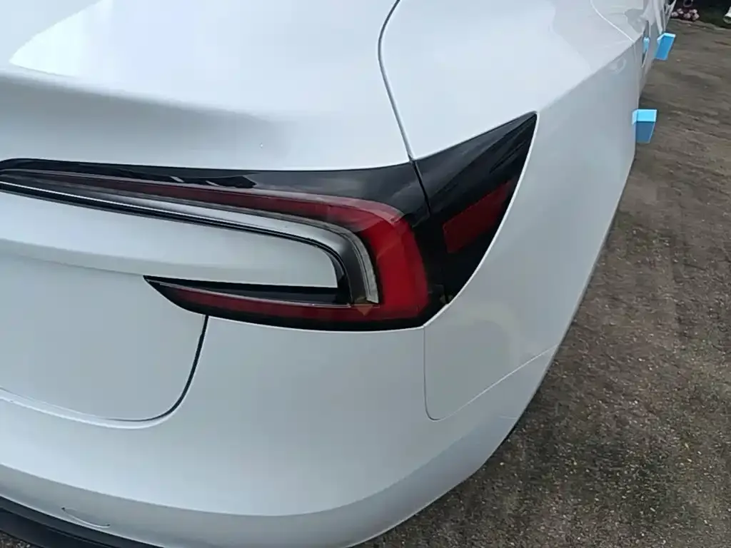 Tesla Model 3 — фото 4