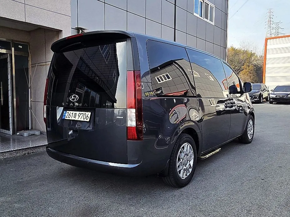 Hyundai Staria — фото 2