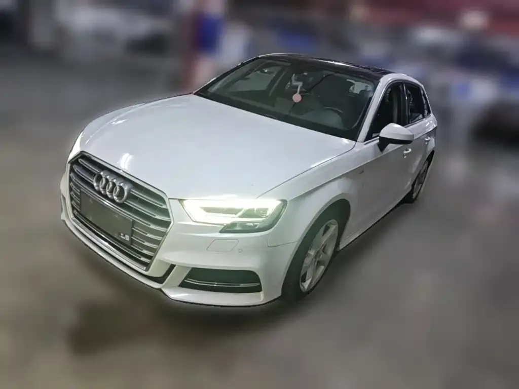 Audi A3 — фото 1