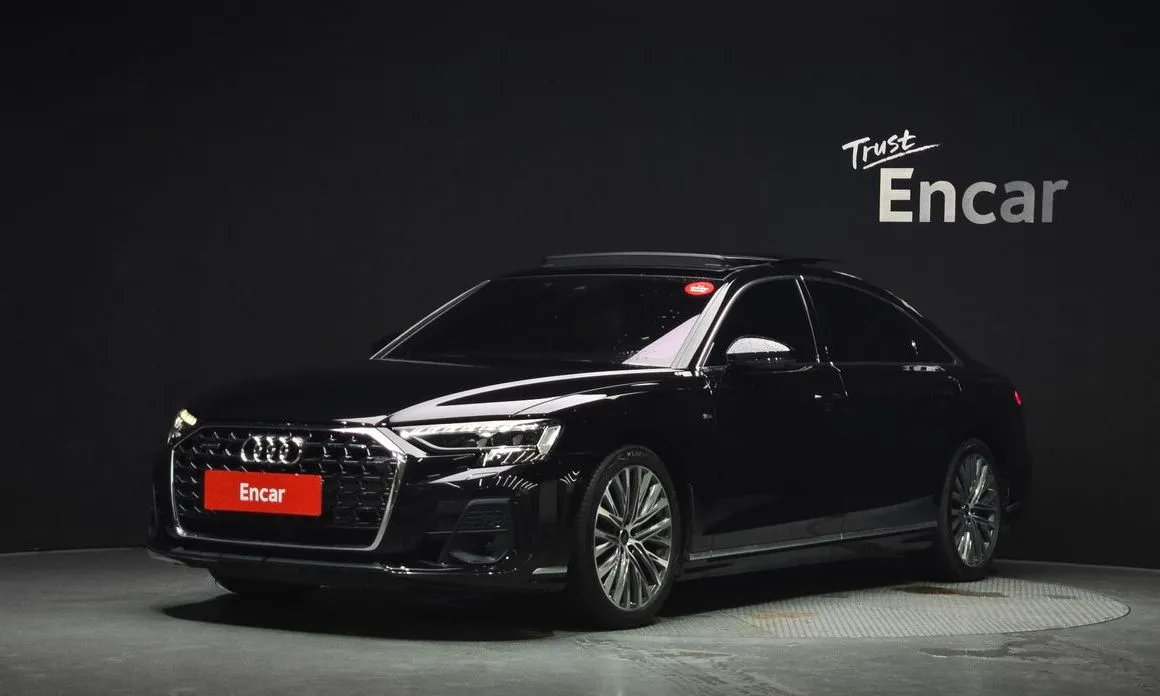 Audi A8 — фото 1