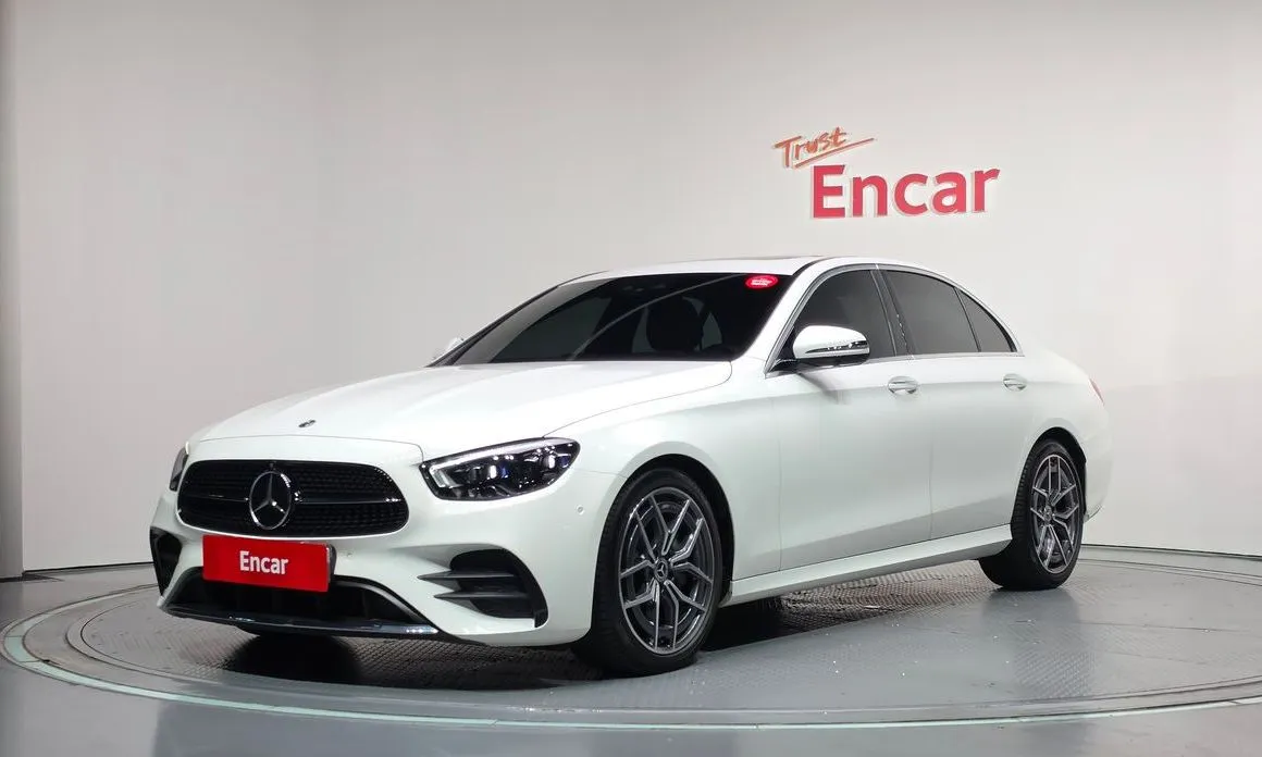 Mercedes-Benz E-Class — фото 1