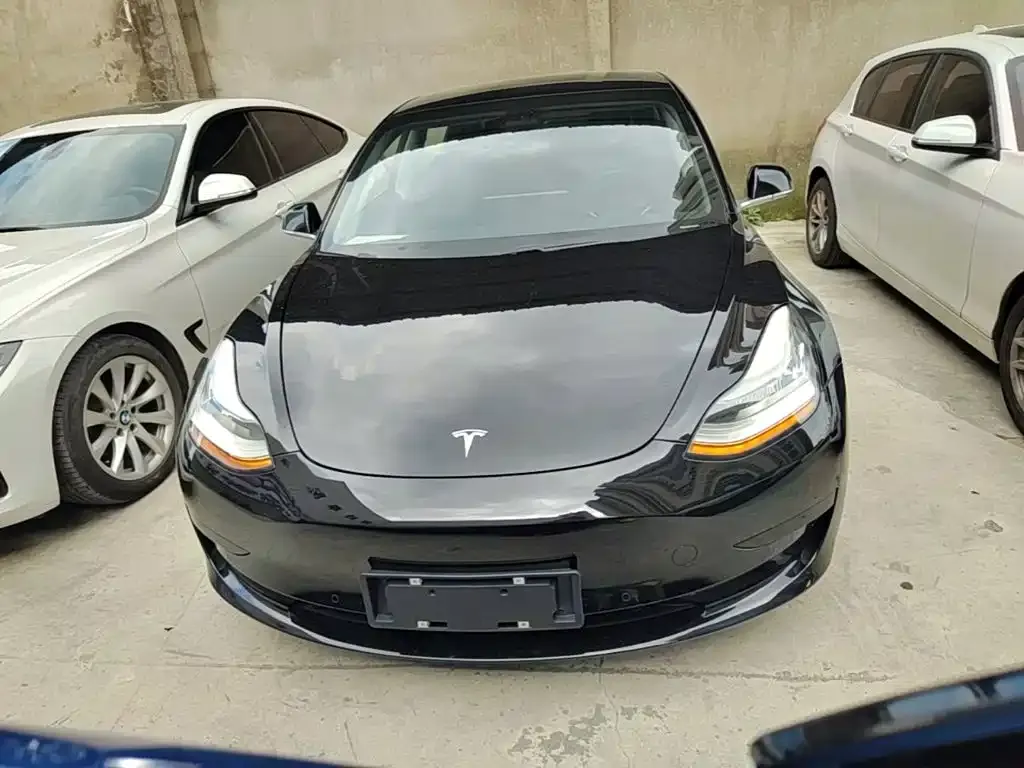 Tesla Model 3 — фото 3