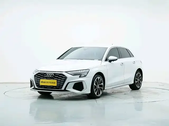 Audi A3 — фото 1