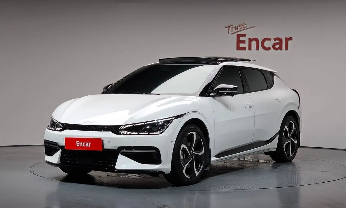 Kia EV6 — фото 1