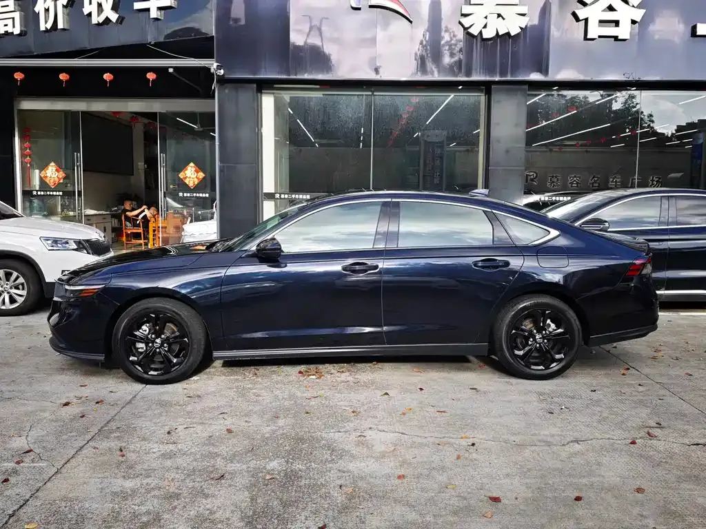 Honda Accord — фото 9