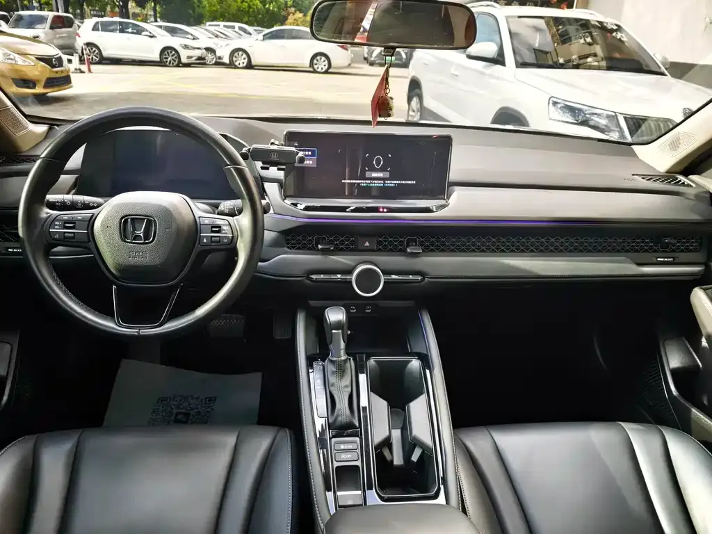 Honda Accord — фото 7