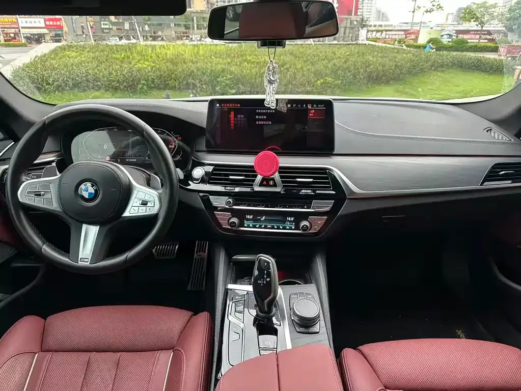 BMW 5 Series — фото 4