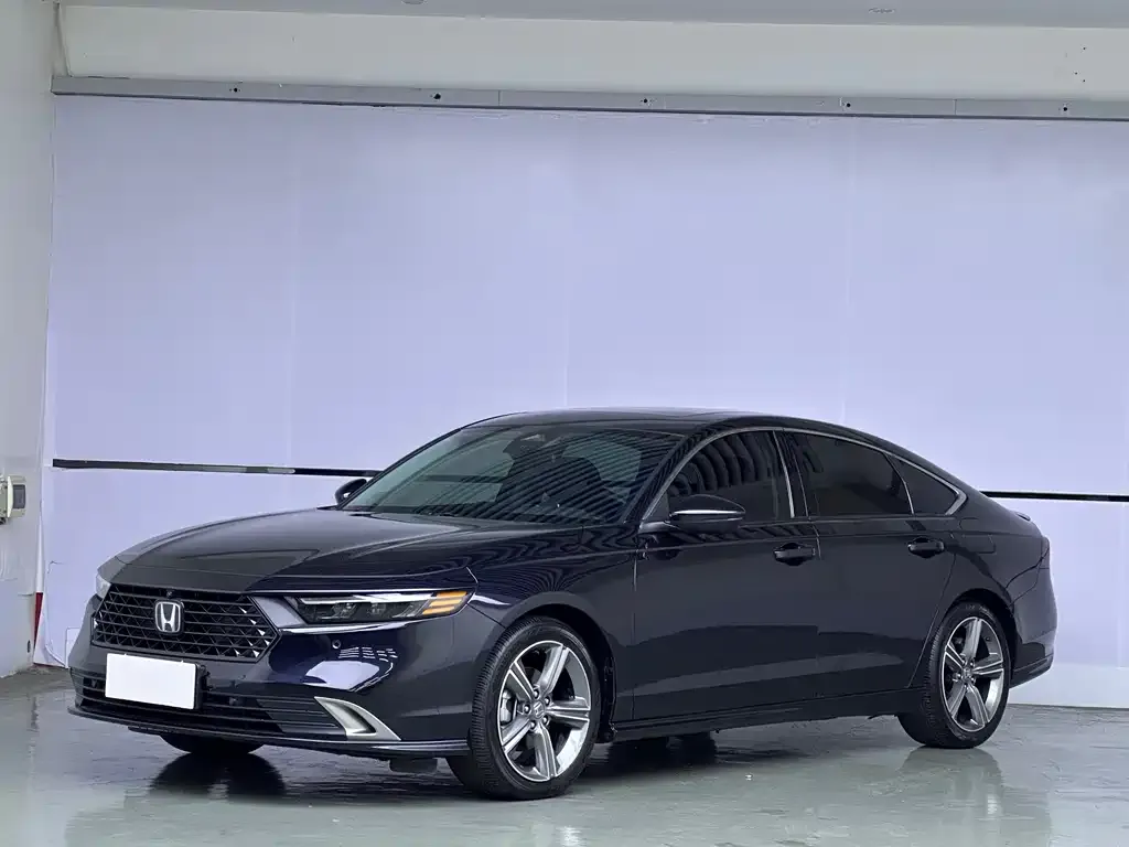 Honda Accord — фото 1
