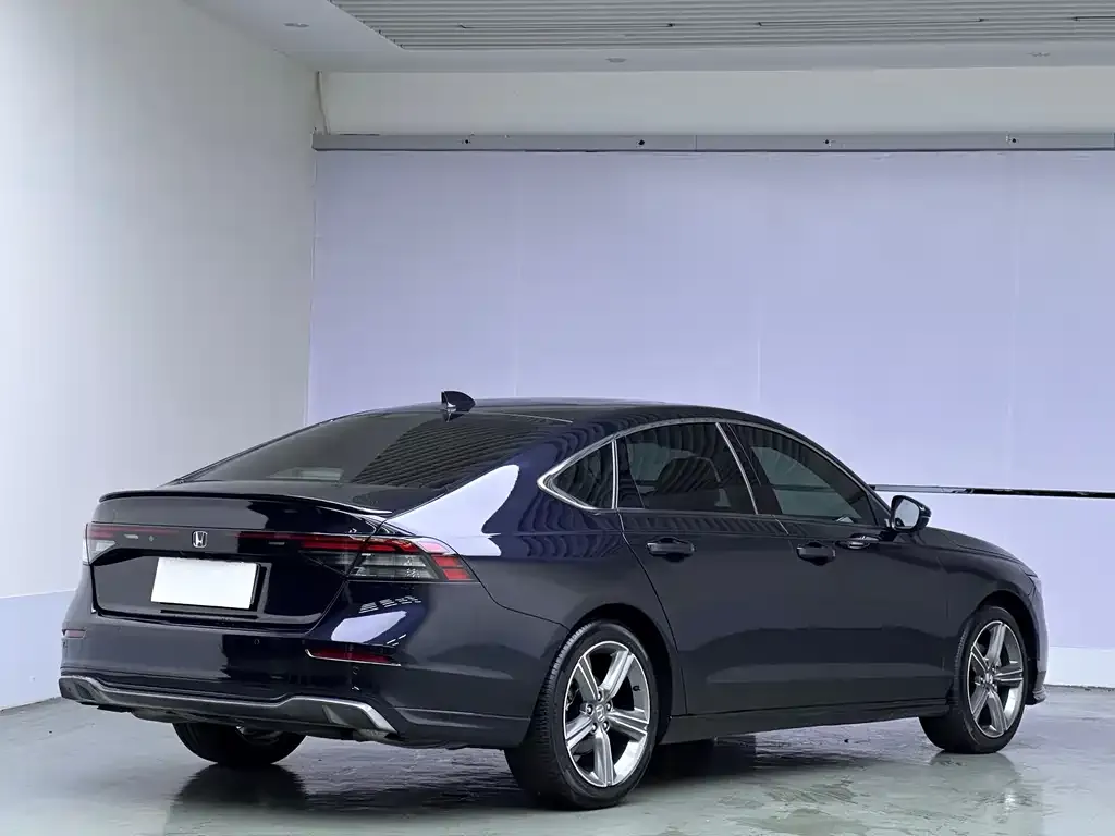 Honda Accord — фото 9